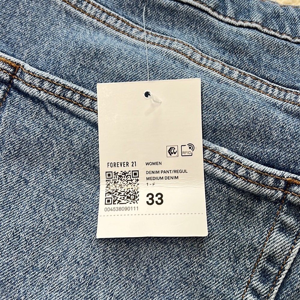 NWT FOREVER21 High-Rise Relaxed Fit Jean - Picture 11 of 16